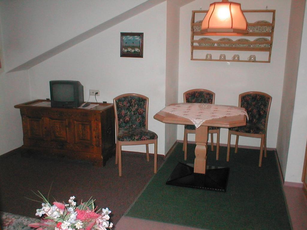 Landhaus Griesser Kaprun Room photo