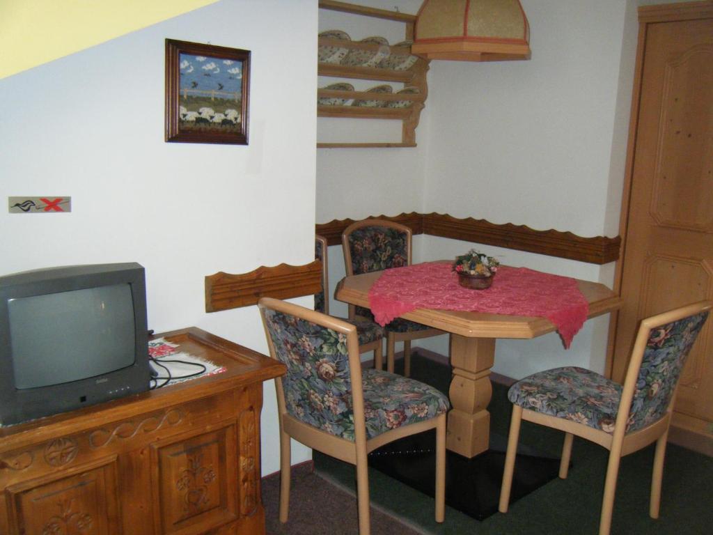 Landhaus Griesser Kaprun Room photo